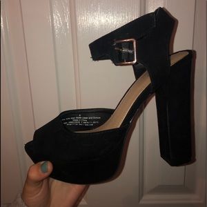 Black platform 2 strapped heels